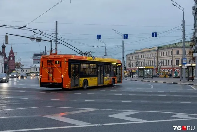 Ярославцы жалуются на писк новых троллейбусов на конечной остановке